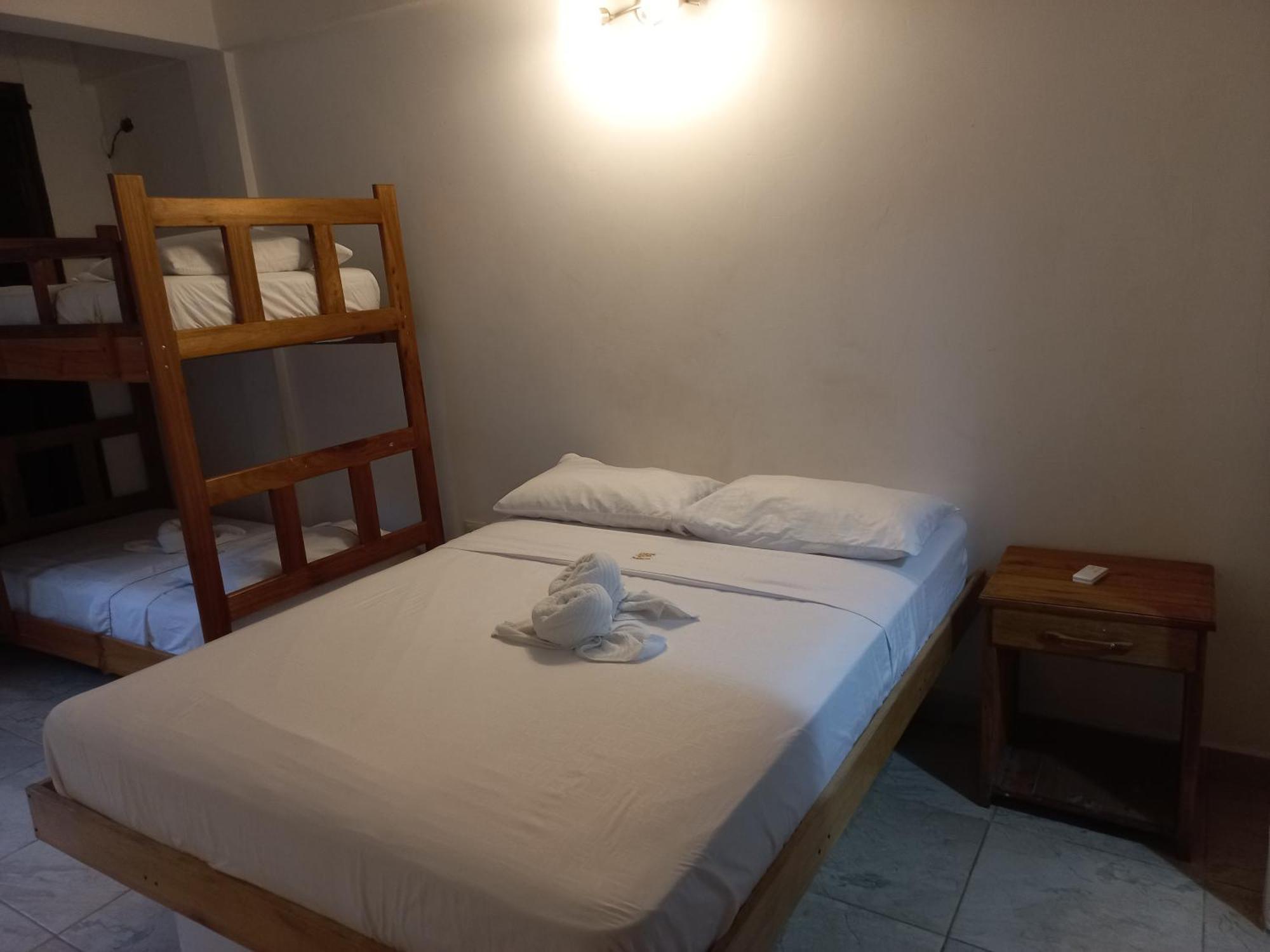 El Leon Feliz Palomino Otel Dış mekan fotoğraf