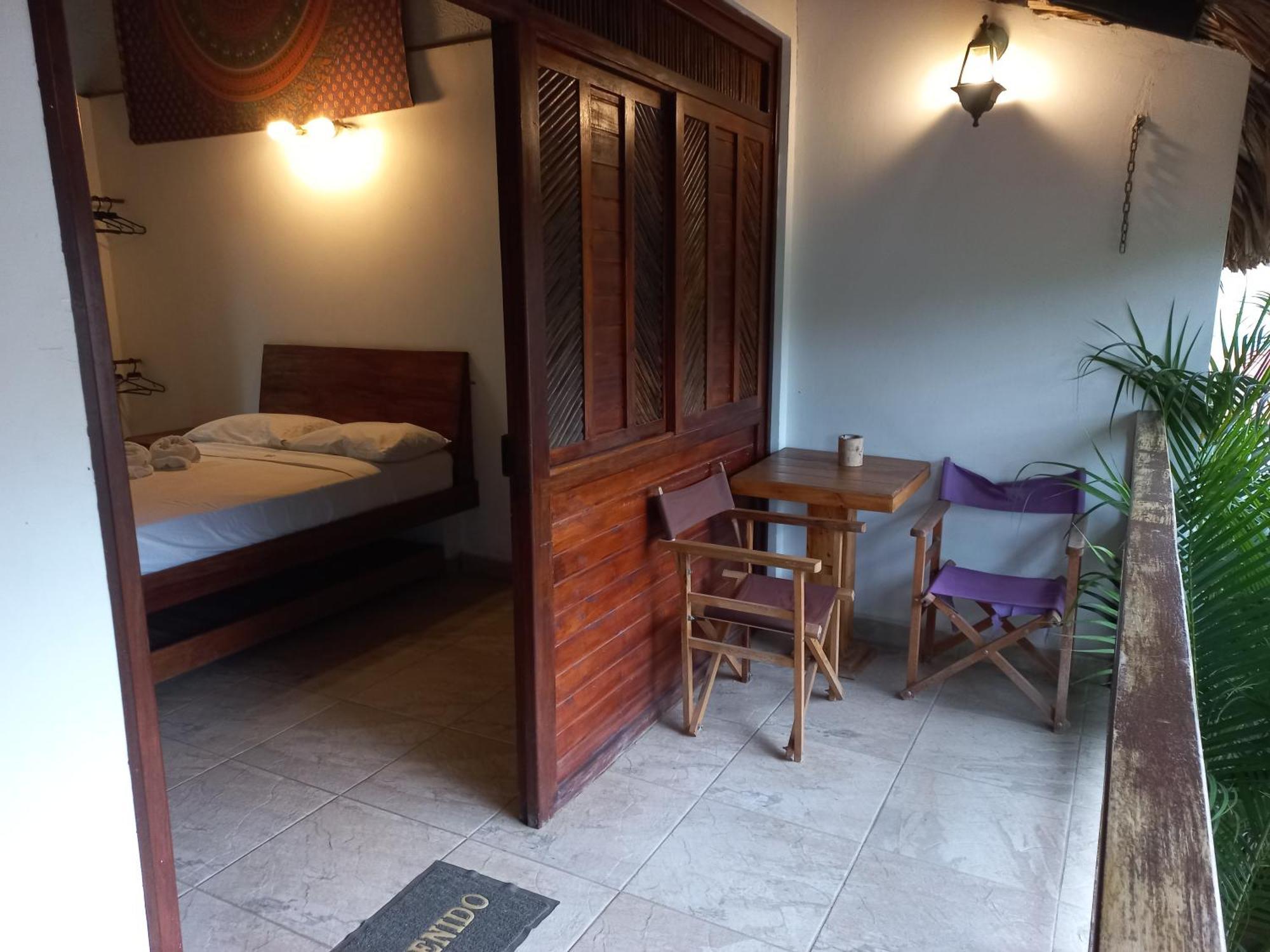 El Leon Feliz Palomino Otel Dış mekan fotoğraf